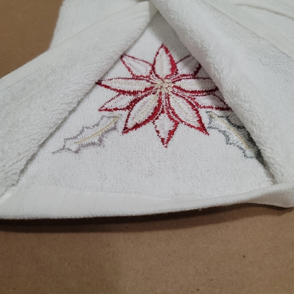 Embroidery hand towels Poinsettia - Picture 3 of 3